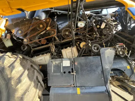 NEW HOLLAND CR 8.80 - Photo 19