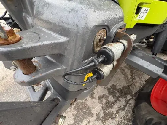 CLAAS ARION 610 - Photo 18