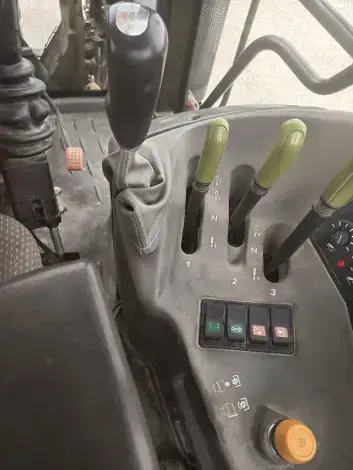CLAAS ARION 430 CIS - Photo 10