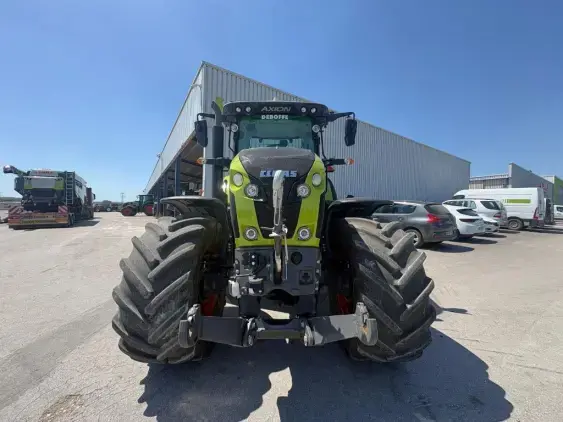 CLAAS AXION 810 - Photo 2