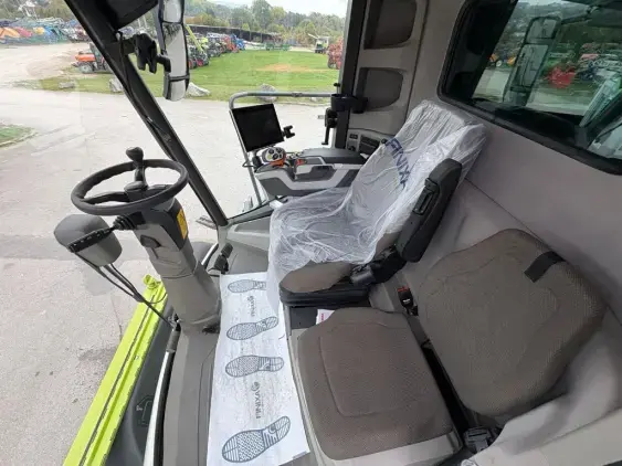 CLAAS Trion 660  - Photo 12