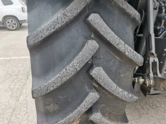 CLAAS ARION 650 - Photo 14