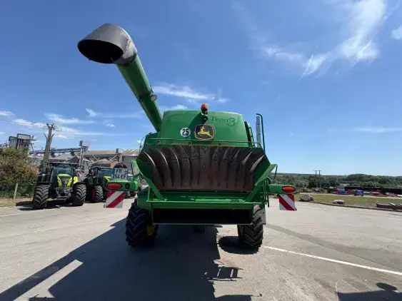 JOHN DEERE T660i - Photo 6