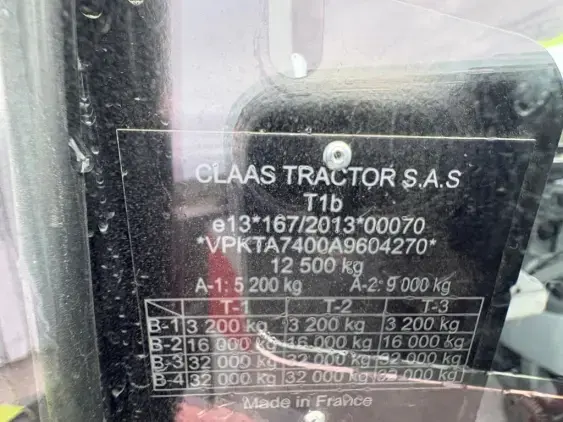 CLAAS ARION 650  - Photo 9