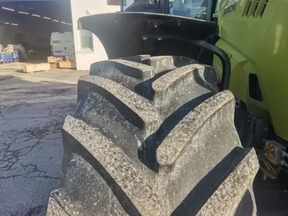 CLAAS Arion 630 c matic - Photo 13