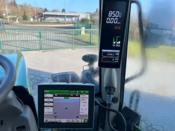 JOHN DEERE 6155M - Photo 16