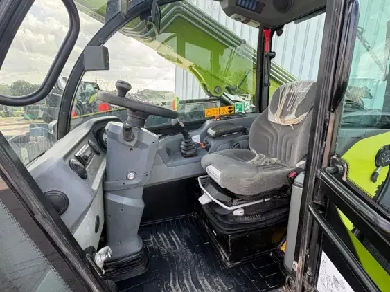 CLAAS SCORPION 741 VARIPOWER - Photo 9