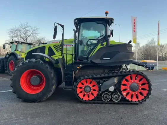 CLAAS AXION TERRA TRAC - Photo 4