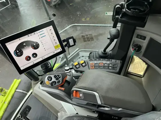 CLAAS Trion 520 - Photo 11