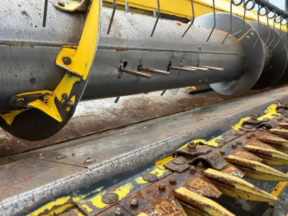 NEW HOLLAND CR 9080 ELEVATION - Photo 32