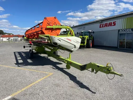 CLAAS LEXION 740 - Photo 19