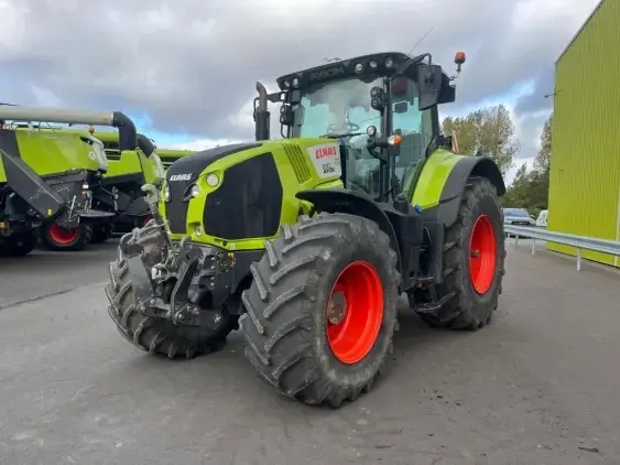 CLAAS AXION 830 - Photo 3