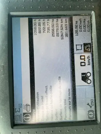 CLAAS LEXION 740 - Photo 12