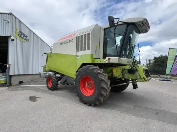 CLAAS MEDION 340 - Photo 1