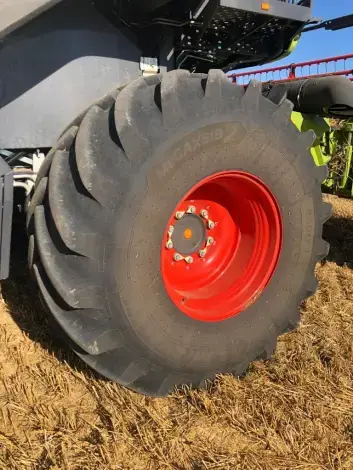 CLAAS Lexion 7700 Montana 4x4 - Photo 5