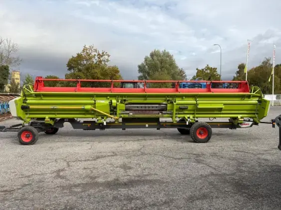 CLAAS Lexion 7600 TERRATRAC - Photo 22