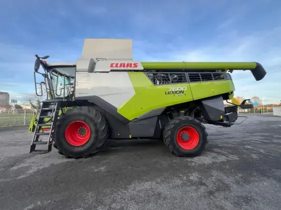 CLAAS LEXION 7600 - Photo 4