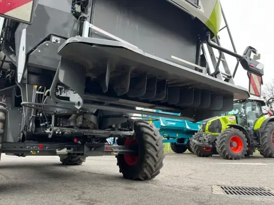 CLAAS Lexion 6700 - Photo 13