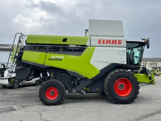 CLAAS Lexion 6700 - Photo 8