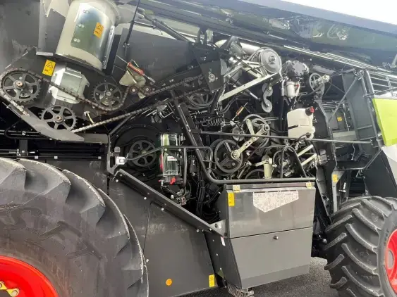 CLAAS Lexion 7500 - Photo 22
