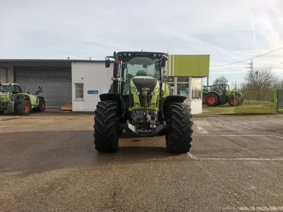 CLAAS AXION 830 CMATIC - Photo 2