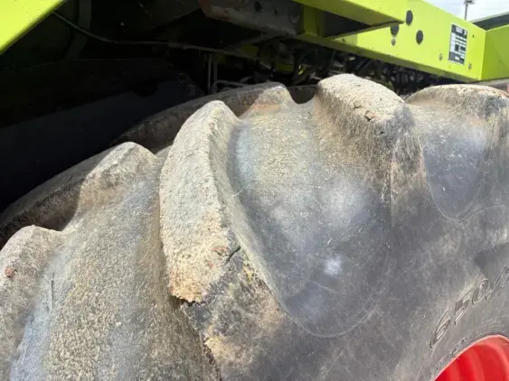 CLAAS MEDION 340 - Photo 11