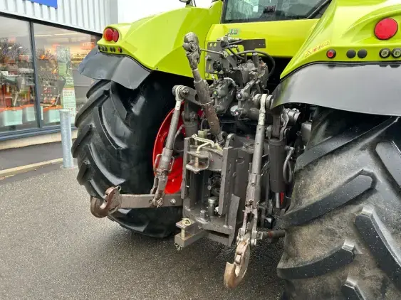 CLAAS AXION 810 - Photo 11