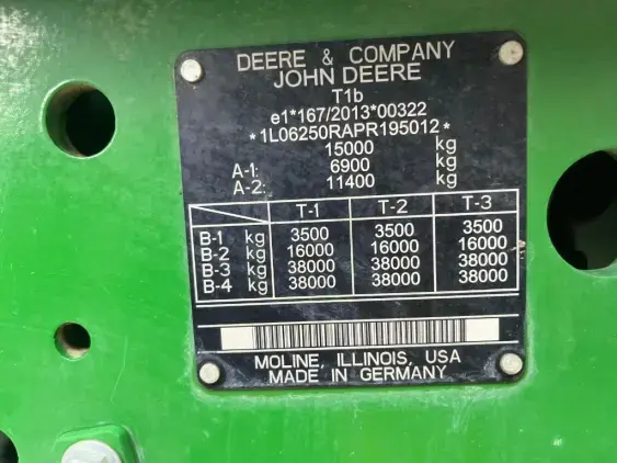 JOHN DEERE 6R250 - Photo 17