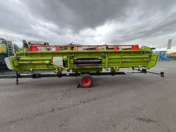 CLAAS LEXION 750 - Photo 19