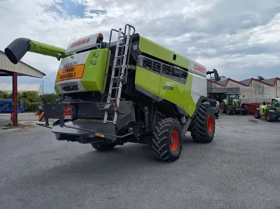 CLAAS lexion 7400 - Photo 8