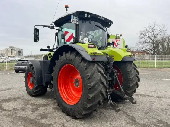 CLAAS ARION 650 cmatic  - Photo 5