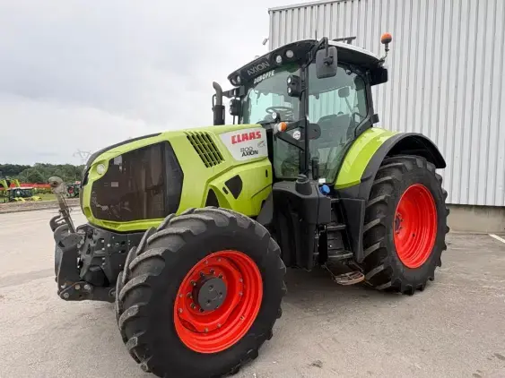 CLAAS AXION 800 - Photo 3