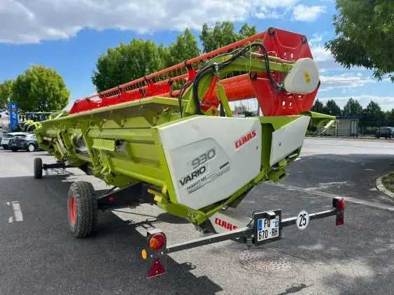 CLAAS Lexion 7400 - Photo 21