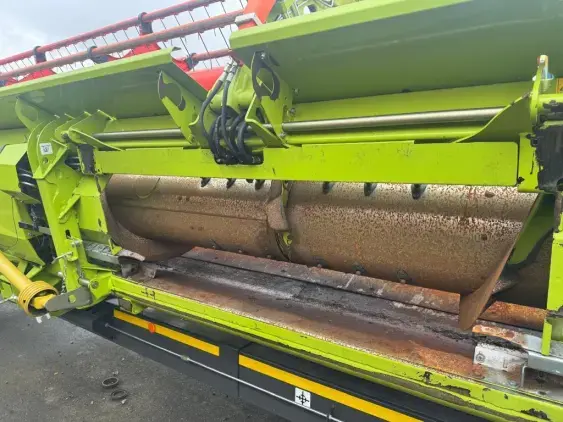 CLAAS Lexion 8700 TT - Photo 8