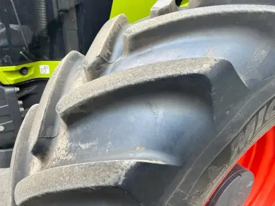 CLAAS ARION 650 CIS+ - Photo 11