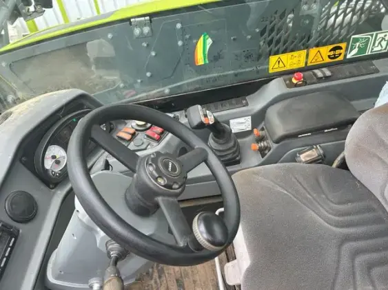 CLAAS SCORPION 736 - Photo 9