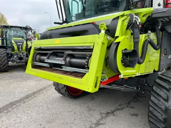 CLAAS Lexion 8700 TT  - Photo 8