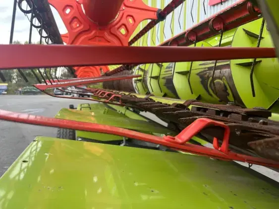 CLAAS LEXION 750 - Photo 24