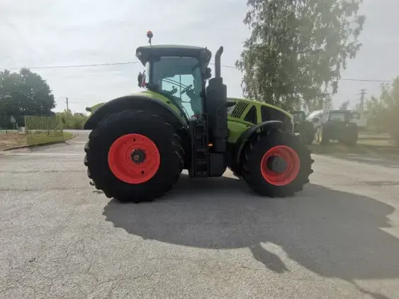 CLAAS AXION 920 CIS+ - Photo 9