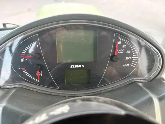 CLAAS ARION 620 - Photo 11