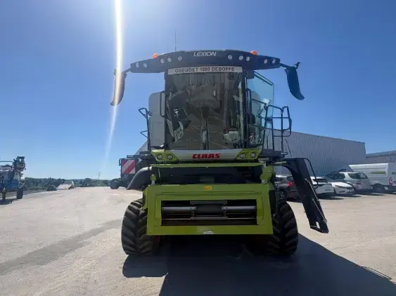 CLAAS LEXION 8700 TT - Photo 2