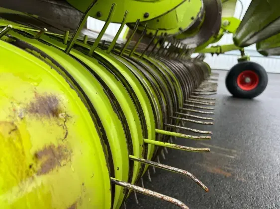 CLAAS Pick up 300 HD - Photo 11