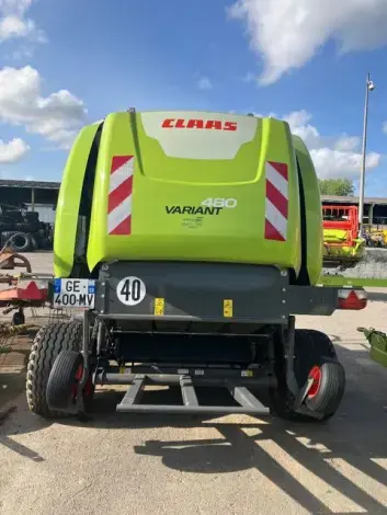CLAAS Variant 480 - Photo 3
