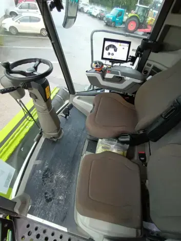 CLAAS Lexion 6700 - Photo 7