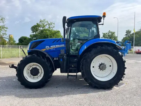 NEW HOLLAND T7.230 - Photo 4