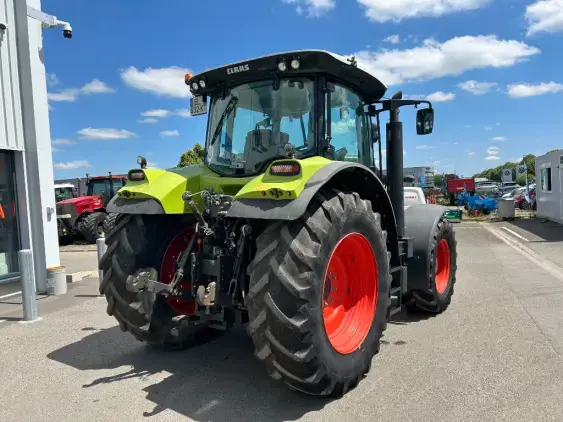 CLAAS ARION 620 - Photo 7