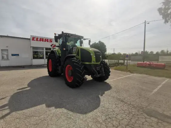 CLAAS AXION 920 CIS+ - Photo 1
