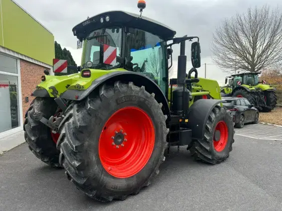 CLAAS ARION 660 - Photo 7