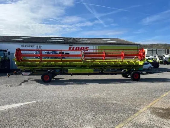 CLAAS Lexion 8700 TT  - Photo 25
