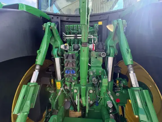 JOHN DEERE 6215R - Photo 15